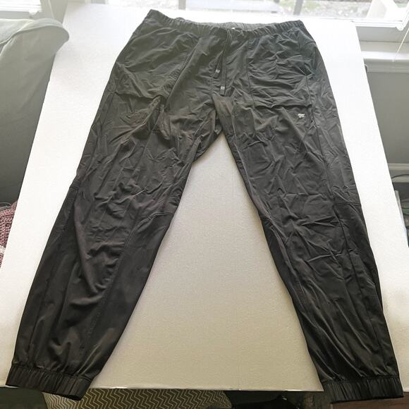 Fabletics Black Men's Joggers - Picture 4 of 14